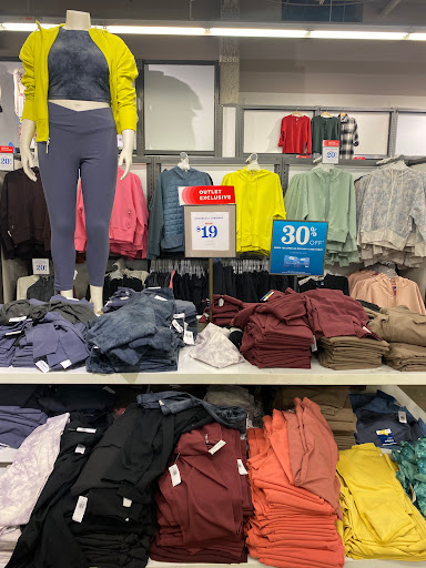 Clothing Store «Old Navy», reviews and photos, 485 River Rd, Edgewater, NJ 07020, USA
