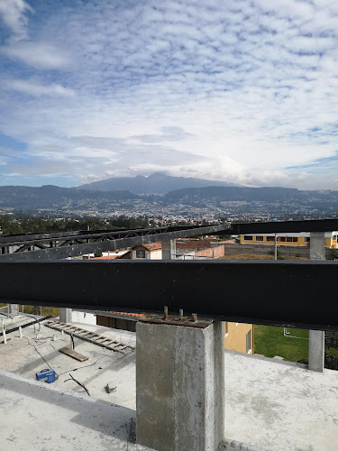Opiniones de Renovazion Peluquería en Quito - Barbería