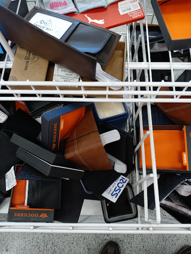 Clothing Store «Ross Dress for Less», reviews and photos, 2525 NE 10th Ct, Homestead, FL 33033, USA