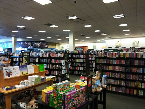 Book Store «Barnes & Noble», reviews and photos, 102 Commons Dr, Geneva, IL 60134, USA