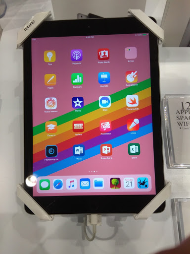 Electronics Store «Best Buy», reviews and photos, 4400 E New York St, Aurora, IL 60504, USA