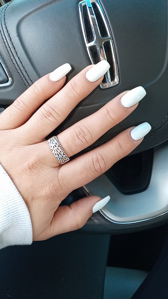Alex & Ben Nails 08075