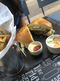 Plats et boissons du Restaurant de hamburgers L ' ARTISTE à Vienne - n°2