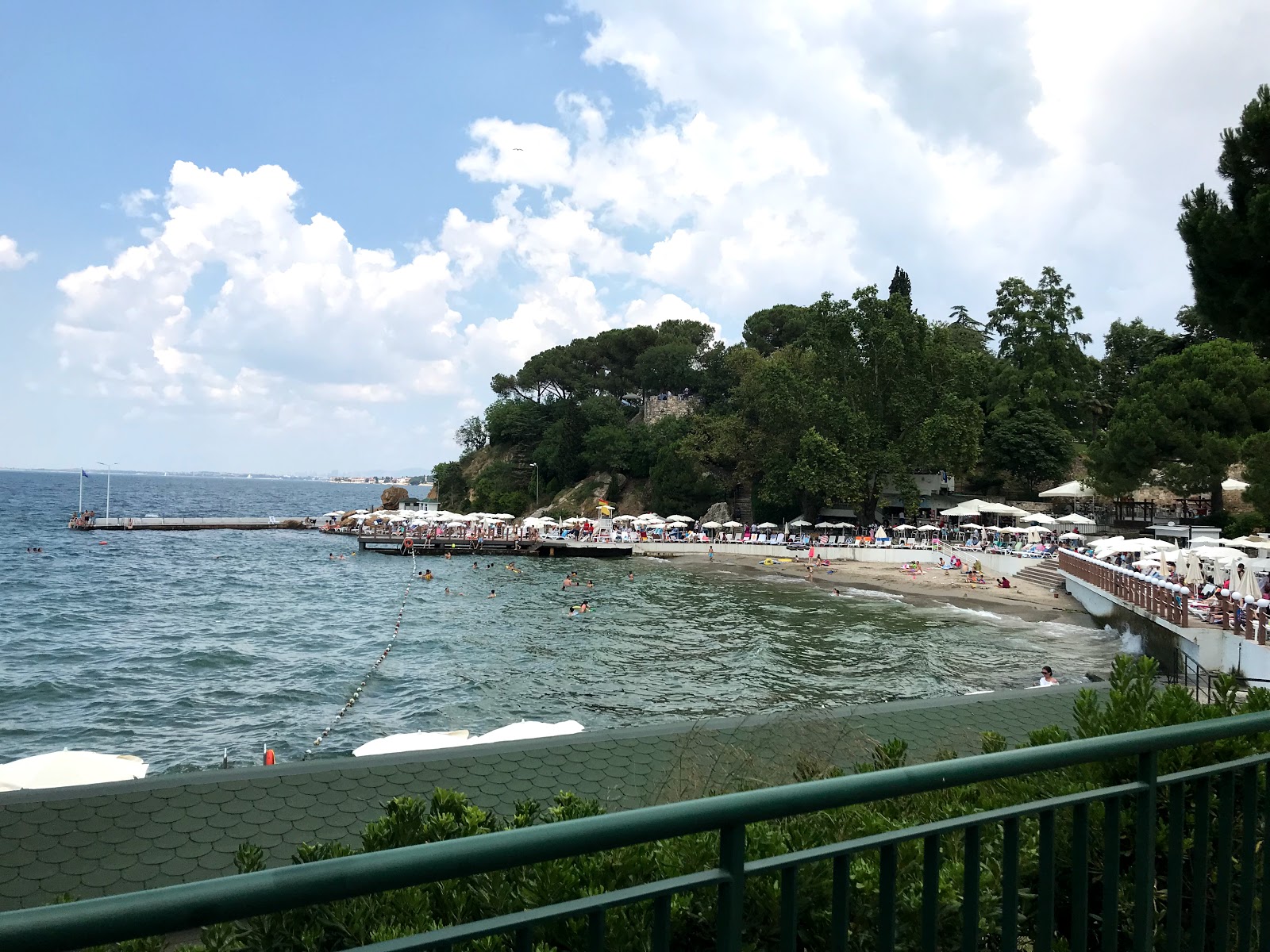 Photo of Darica beach IV with partly clean level of cleanliness