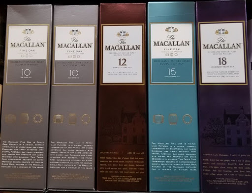 Liquor Store «Gold Crown Liquors Store», reviews and photos, 3425 N Clark St, Chicago, IL 60657, USA