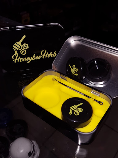 Tobacco Shop «Midtown Smoke Shop», reviews and photos, 3503 NE 2nd Ave, Miami, FL 33137, USA