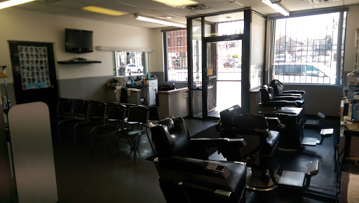 Barber Shop «Adams Barber Shop», reviews and photos, 5138 W Madison St, Chicago, IL 60644, USA