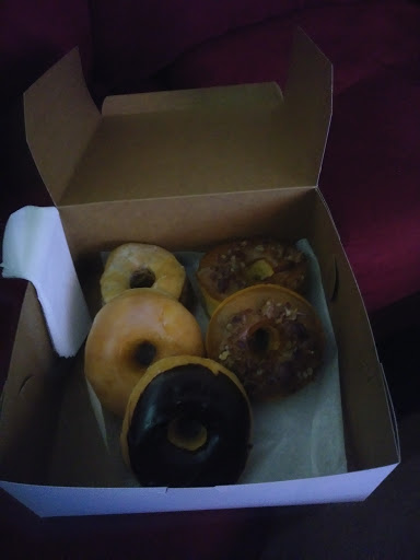 Donut Shop «The Treat Shop RVA», reviews and photos, 6114 Jahnke Rd, Richmond, VA 23225, USA
