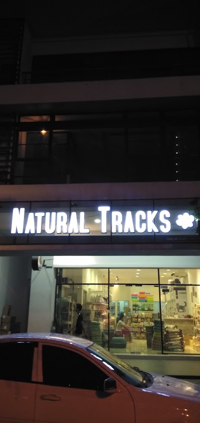 Natural Tracks | Malaysia Johor Bahru Pet Shop