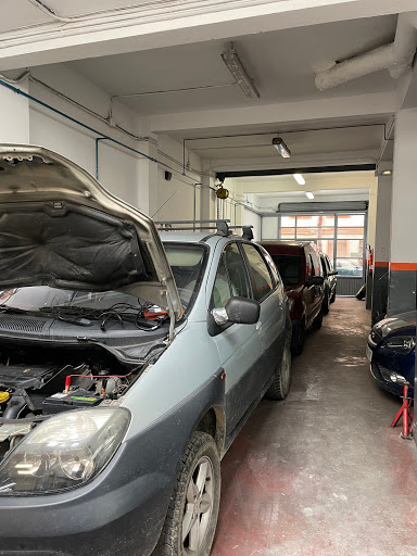 Taller Auto Diz - Mecánica general en Zaragoza en Zaragoza, Zaragoza