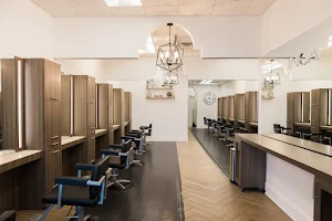 Savvy Salon & Day Spa image