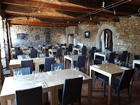 Atmosphère du Restaurant de fruits de mer Le Relais du Vieux Port à Le Conquet - n°17