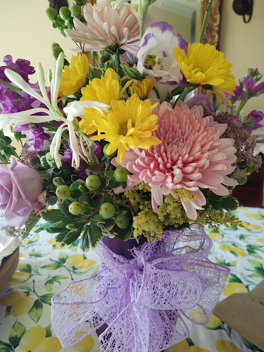 Florist «Gallatin Flower & Gift Shoppe», reviews and photos, 213 W Main St, Gallatin, TN 37066, USA