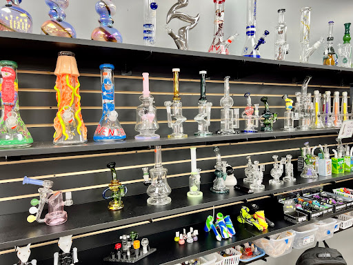 Tobacco Shop «Smoke Hut Smoke Shop», reviews and photos, 11902 Blue Ridge Boulevard g, Grandview, MO 64030, USA