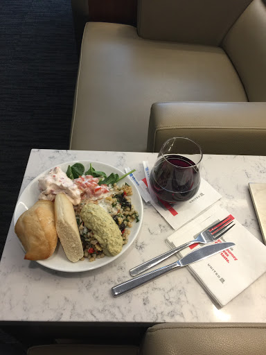 Lounge «United Club Lounge», reviews and photos, 17801 International Blvd, Seattle, WA 98158, USA