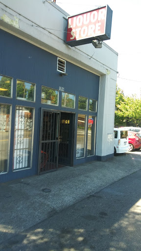 Lloyd Center Liquor Store, 1621 NE 9th Ave, Portland, OR 97232, USA, 