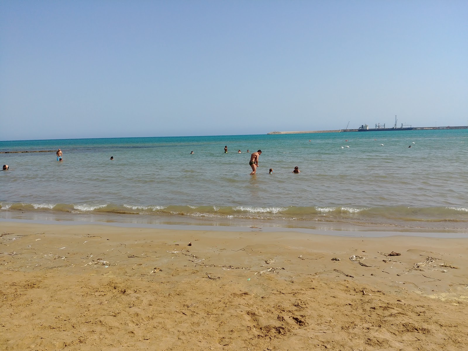 Spiaggia Raganzino的照片 带有宽敞的海湾