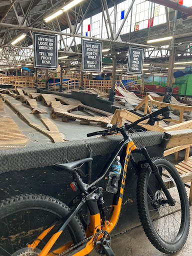 Bicycle Store «American Cycle & Fitness - The Trek Bicycle Stores of Michigan», reviews and photos, 2243 W Grand River Ave, Okemos, MI 48864, USA