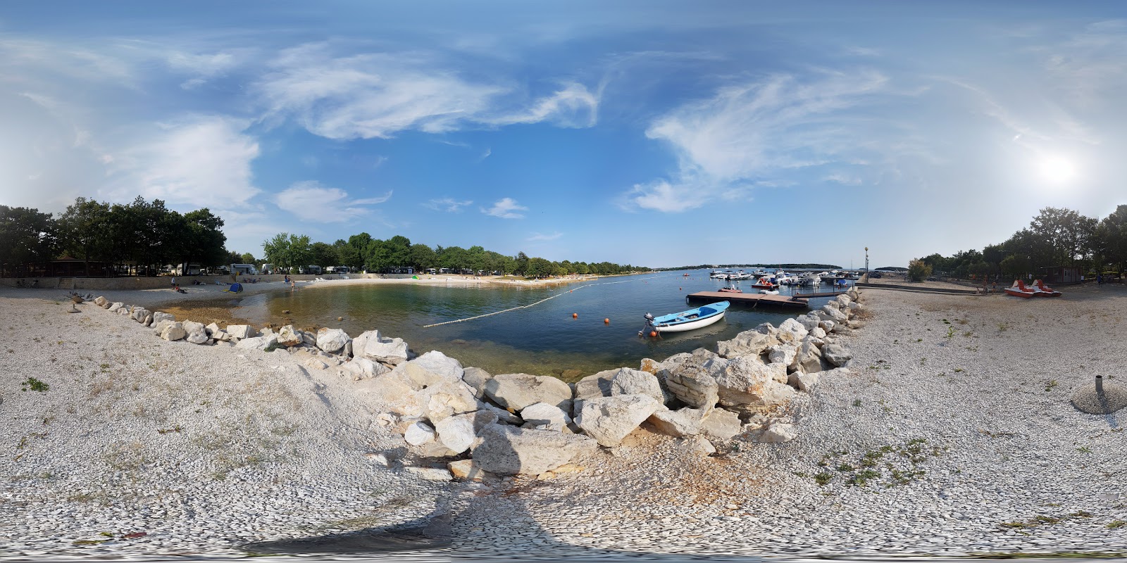 Zdjęcie Vala beach - dobre miejsce przyjazne zwierzętom domowym na wakacje