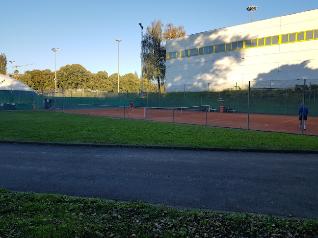 Rezensionen über Sports center Bout-du-Monde in Genf - Sportstätte
