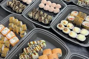 Avokado Sushi image