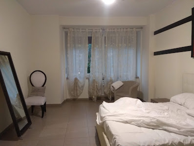 3 Jolie Rooms Via della Valverde, 65, 37122 Verona VR, Italia