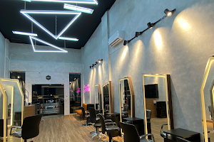 Moir Salon Bekasi image