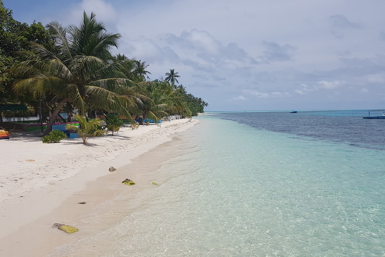 Foto von Dhangethi Beach teilweise hotelbereich