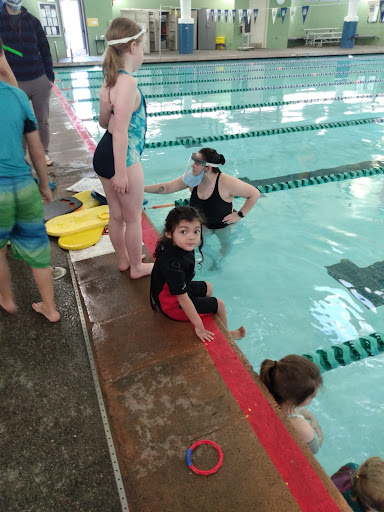 Public Swimming Pool «Evergreen Community Aquatic Center», reviews and photos, 606 SW 116th St, Seattle, WA 98146, USA