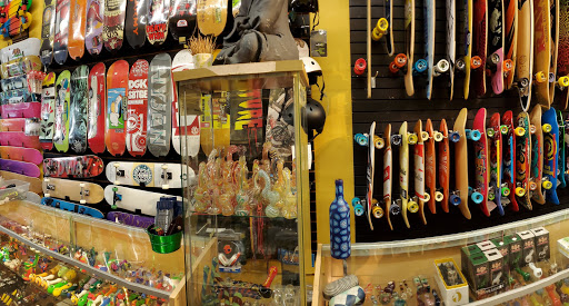 Tobacco Shop «Cherry Smoke & Skate Shop», reviews and photos, 418 Cherry Ave, Long Beach, CA 90802, USA