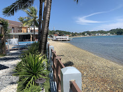 Foto di Hundura Beach e l'insediamento