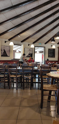 Atmosphère du Restaurant de grillades à la française Courtepaille à Saulce-sur-Rhône - n°8