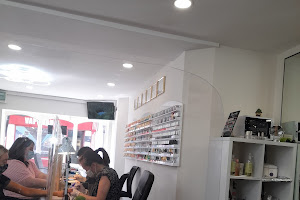 Lavish Nails Spa & Beauty - Nails Salon in Portlaoise