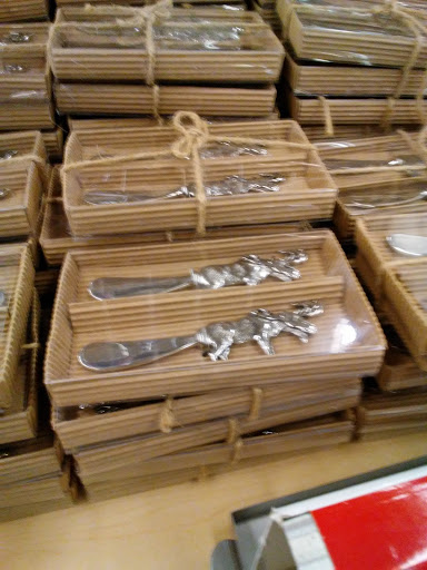 Department Store «Boston Store Clearance Center», reviews and photos, 5659 S 27th St, Milwaukee, WI 53221, USA