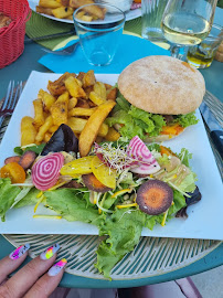 Hamburger végétarien du Restaurant français le bistrot du pont à Chauzon - n°14