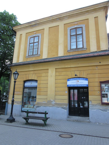 Szent János Könyvesbolt és Kegytárgykereskedés - Könyvesbolt