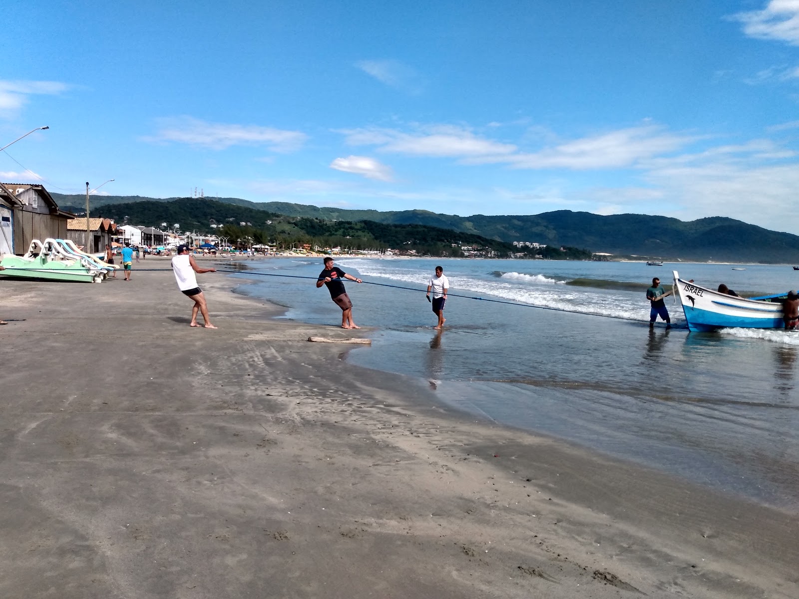 Photo de Praia de Garopaba - recommandé pour les voyageurs en famille avec des enfants