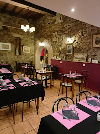 Atmosphère du Restaurant français L'Idiot du Village - Capendu - n°4