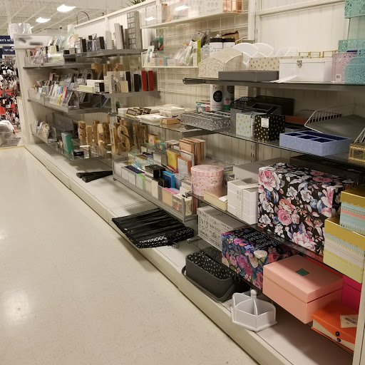 Shopping Mall «Oregon Trail Shopping Center», reviews and photos, 2231 NE Burnside Rd, Gresham, OR 97030, USA