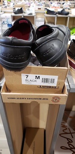 Shoe Store «DSW Designer Shoe Warehouse», reviews and photos, 5518 Leesburg Pike, Falls Church, VA 22041, USA