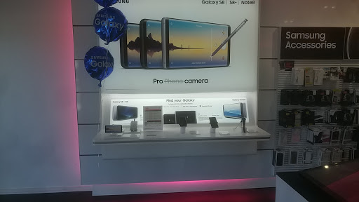 Cell Phone Store «T-Mobile», reviews and photos, 1101 Eastern Blvd, Essex, MD 21221, USA