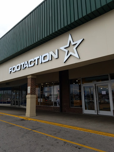 Footaction, 3931 7th Street Rd, Louisville, KY 40216, USA, 