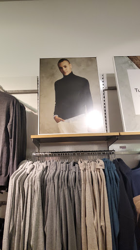 Clothing Store «H&M», reviews and photos, 400 S Baldwin Ave, Arcadia, CA 91007, USA
