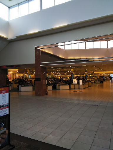 Department Store «Von Maur», reviews and photos, 1350 Hickory Point Mall, Forsyth, IL 62535, USA