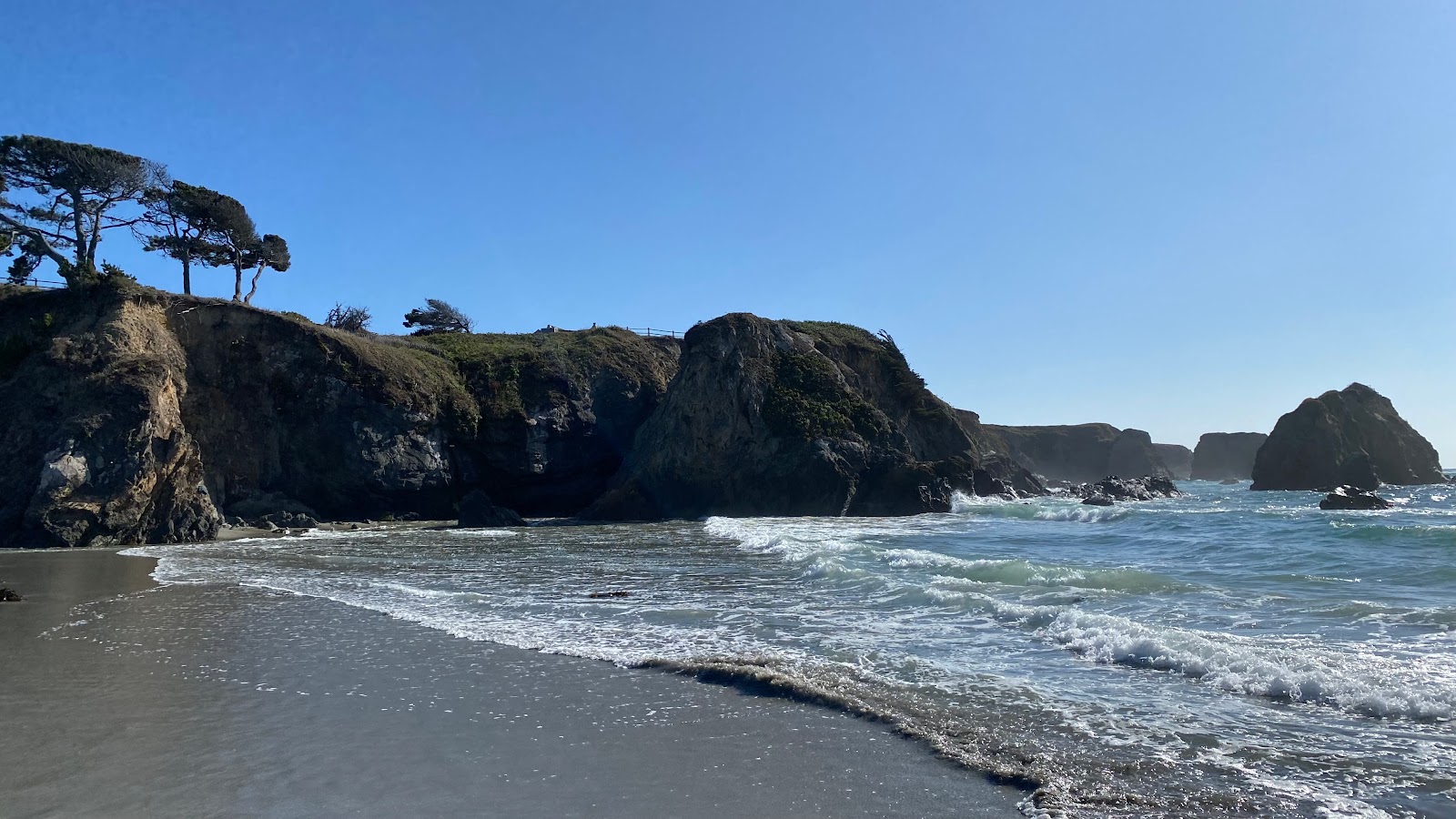 Foto von Babcock Beach mit türkisfarbenes wasser Oberfläche