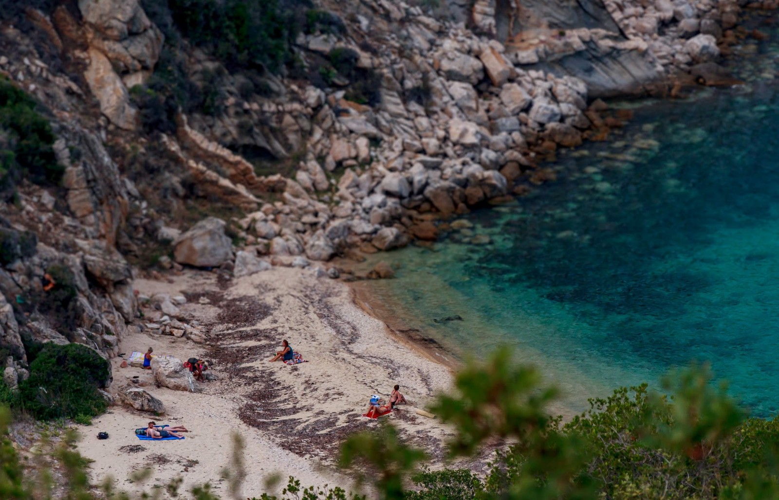 Foto de Sythonia wild beach X con cala pequeña