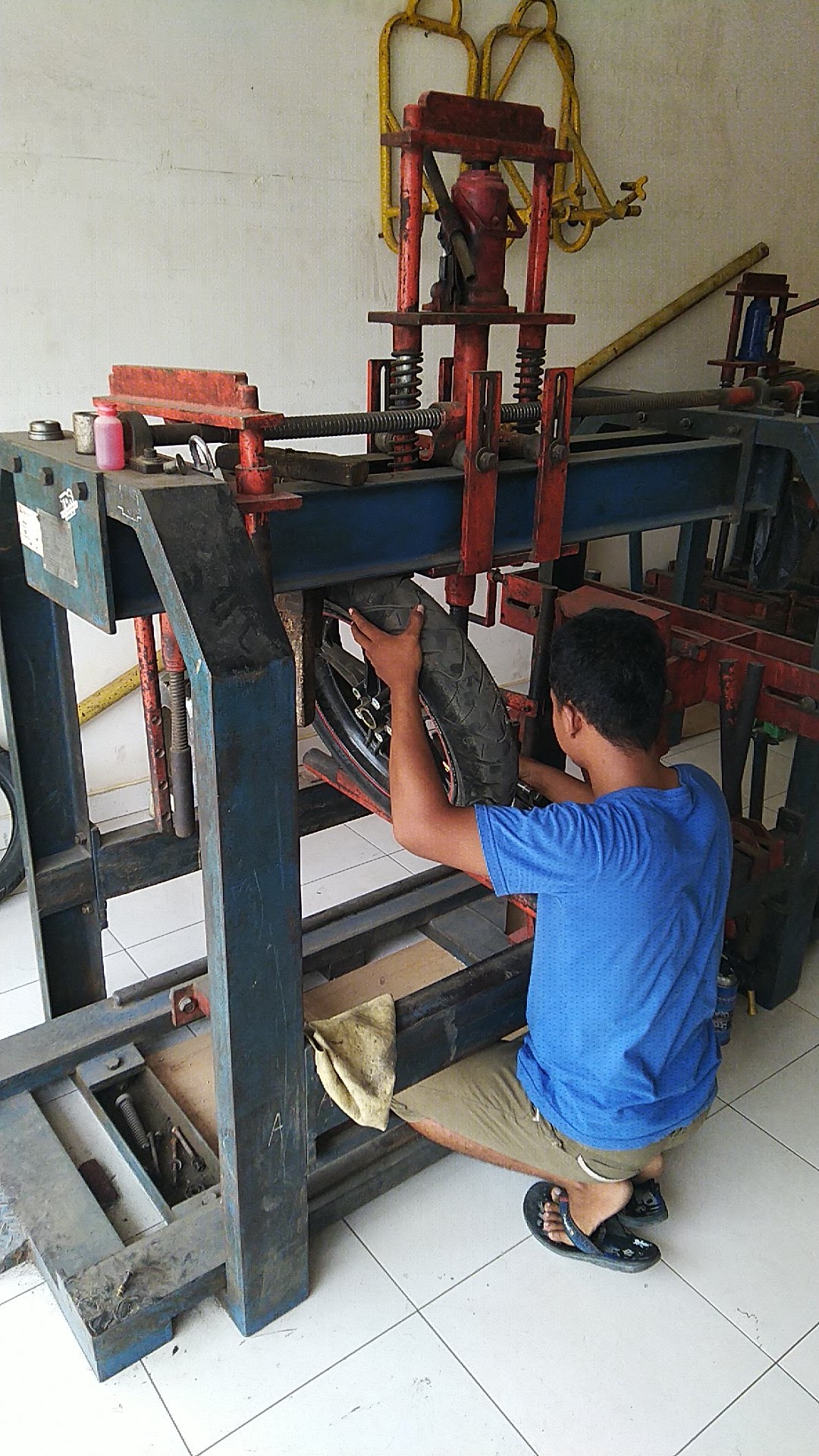 Bengkel Press Lombok Motor