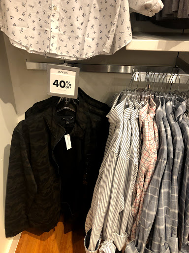 Clothing Store «Banana Republic Factory Store», reviews and photos, 407 N Alafaya Trail, Orlando, FL 32828, USA
