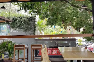 Cervecería La Blanca image