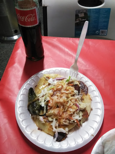 El Quiche Pupusas y Tacos